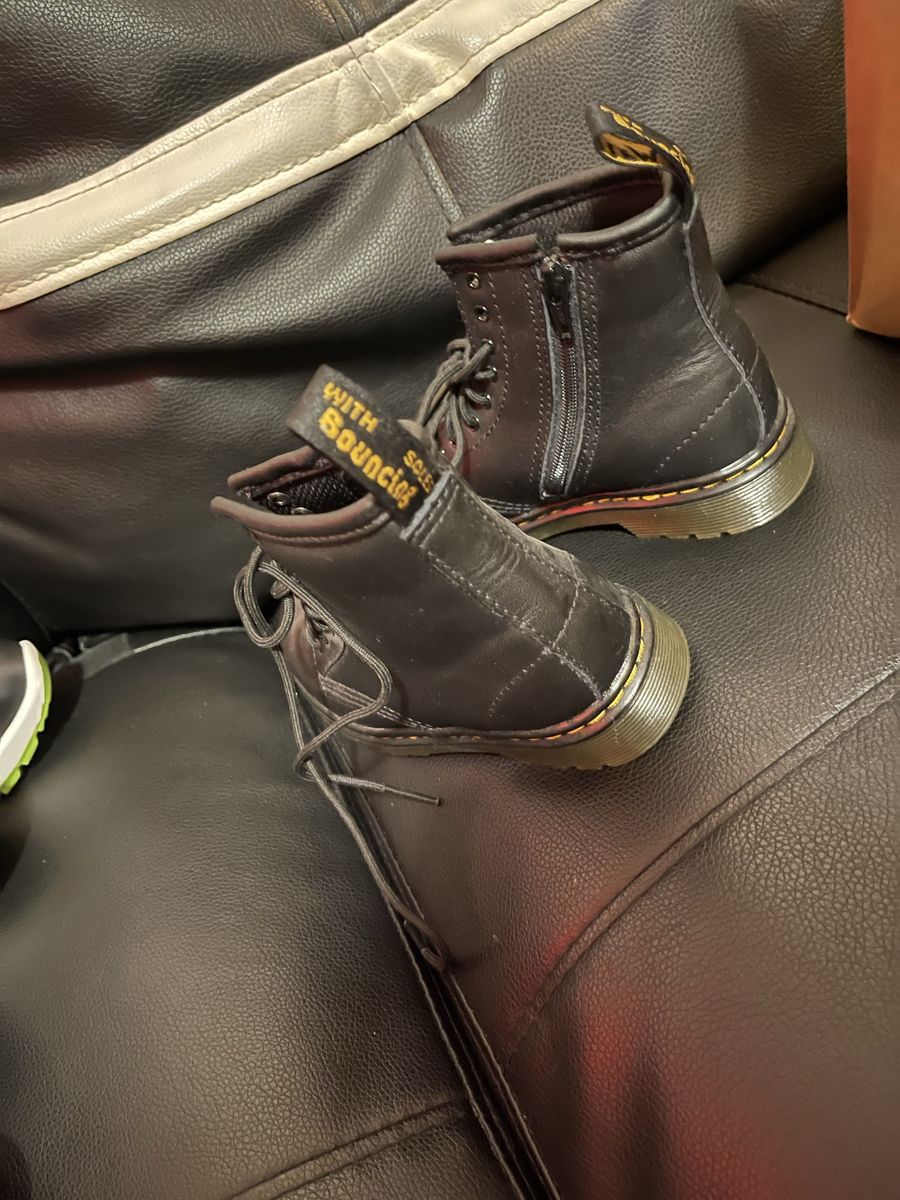 Boys boots size 10