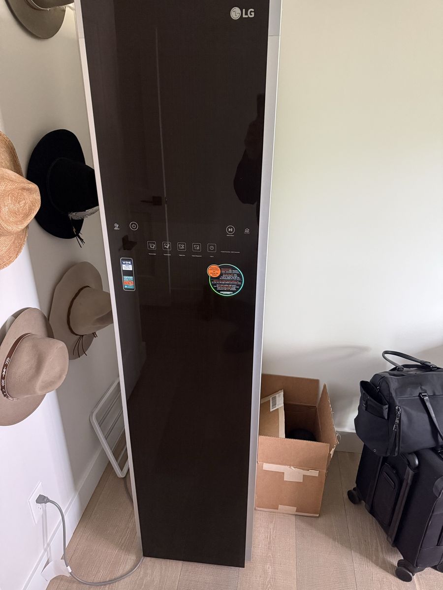 LG Smart Styler Steam Closet