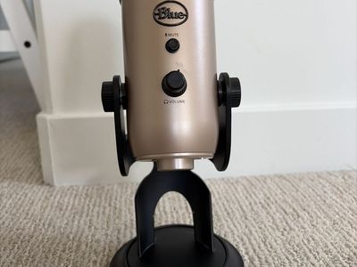 Blue Yeti USB Microphone - Gold/Champagne Color with Mute & Volume Controls
