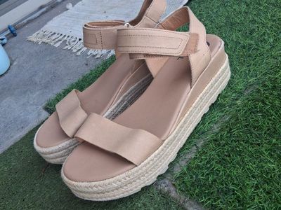 SOREL Women's Cameron Flatform Espadrille Sandals - Size 9 Beige