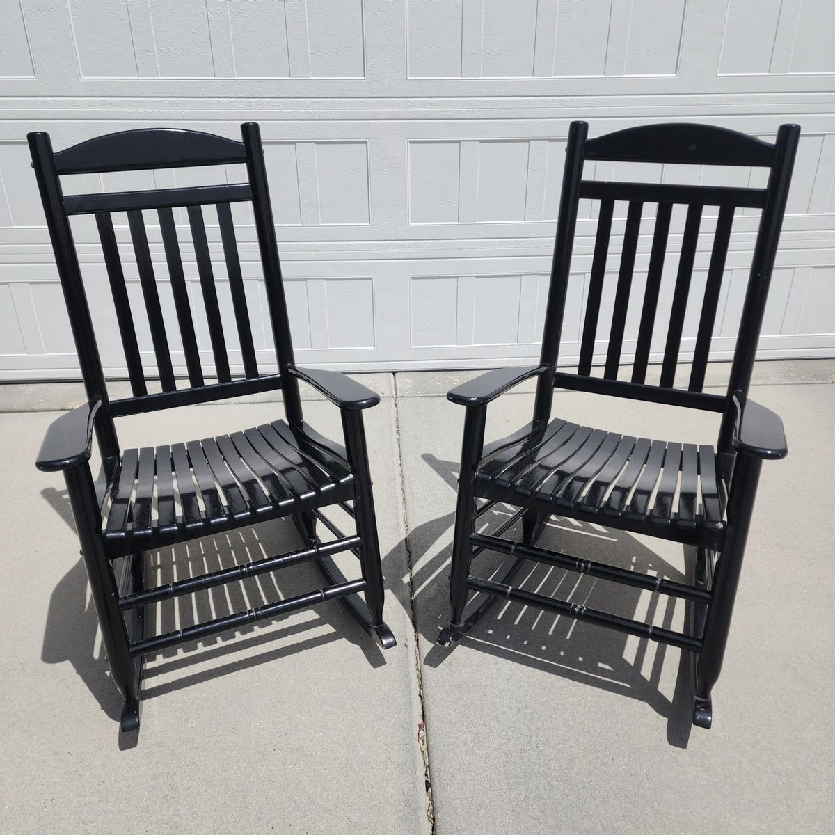 HAMPTON BAY PAIR OF BLACK WOODEN OUTDOOR PORCH ROCKING CHAIRS BLACK STURDY & EXCELLENT QUALITY