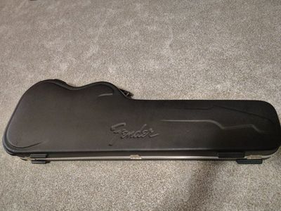 Fender SKB shaped deluxe molded case