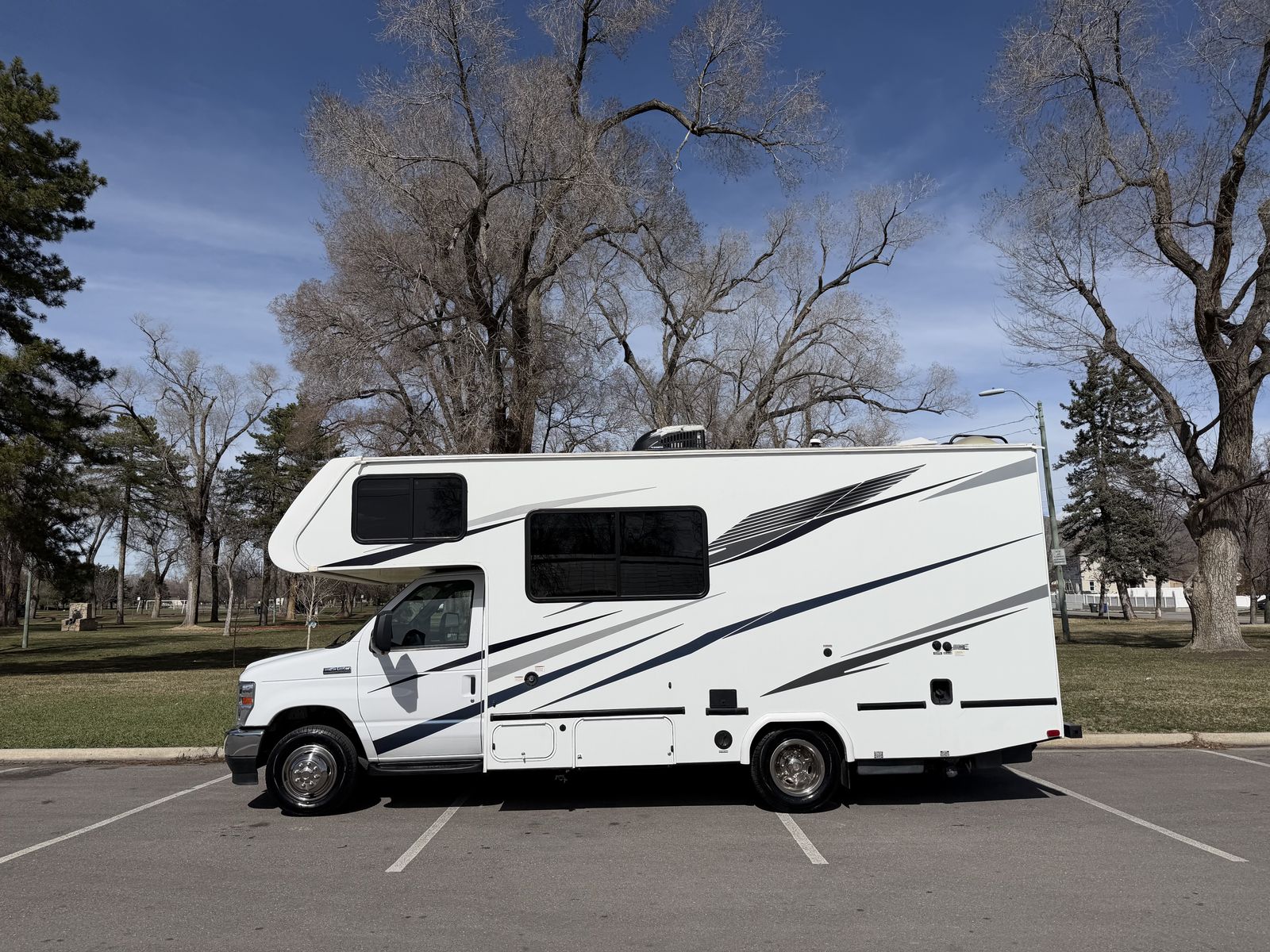 2023 Gulf Stream Conquest 6237 like= Thor Motor Coach Freedom Elite 22HE no slides 24Ft short