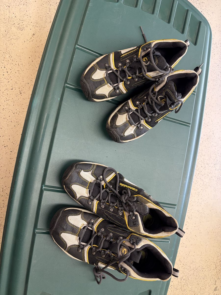 MOUNTAIN BIKE SHOES 2 Pairs