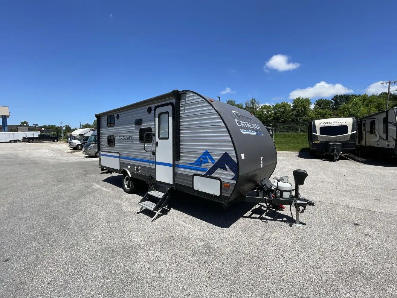 22 Catalina Summit 184BHS Camp Trailer