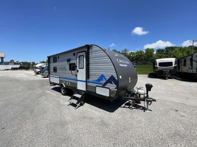 22 Catalina Summit 184BHS Camp Trailer