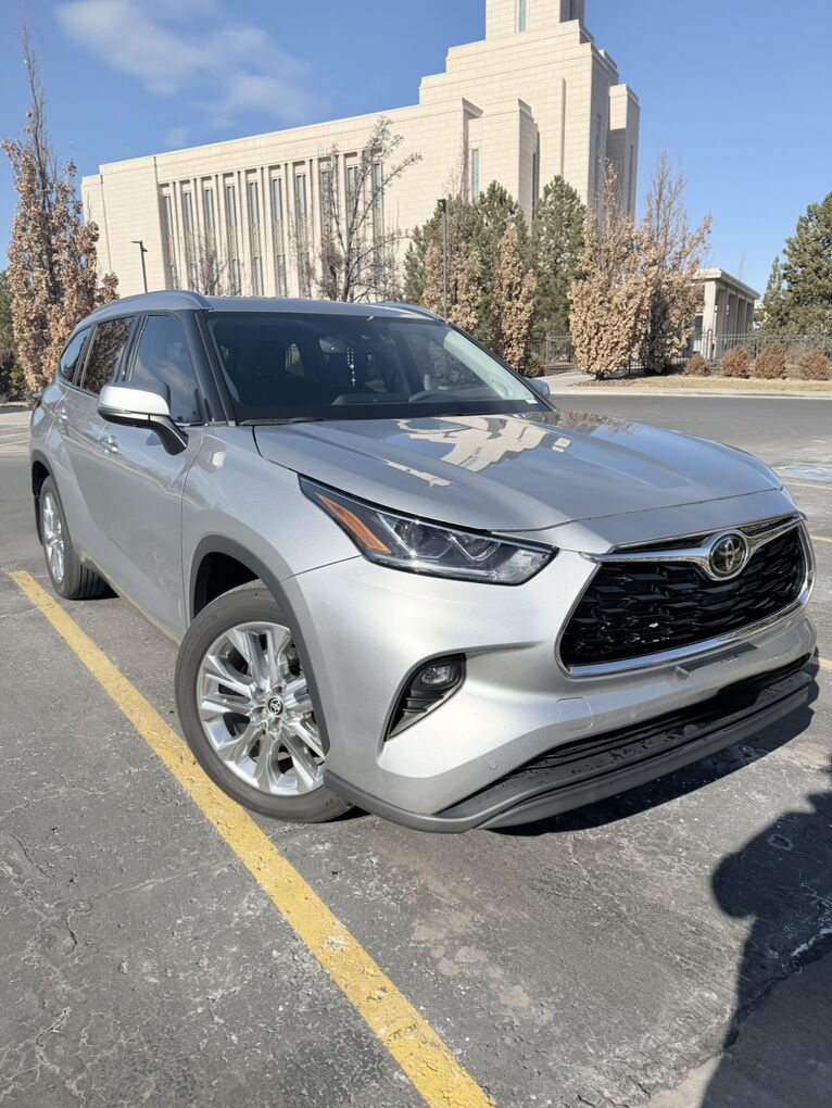 2024 Toyota Highlander 