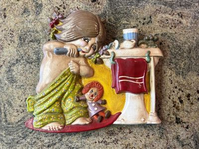 Vintage Hand-Painted Chalkware Girl in Bathtub Wall Plaque – Mid-Century Bathroom Decor $20 cash