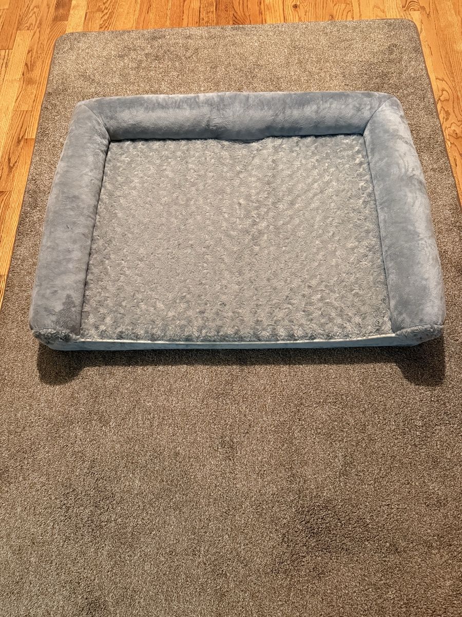 Cozy Gray Plush Pet Bed - Medium Crate Mat for Dogs & Cats - Soft, Washable 36in x 24in.