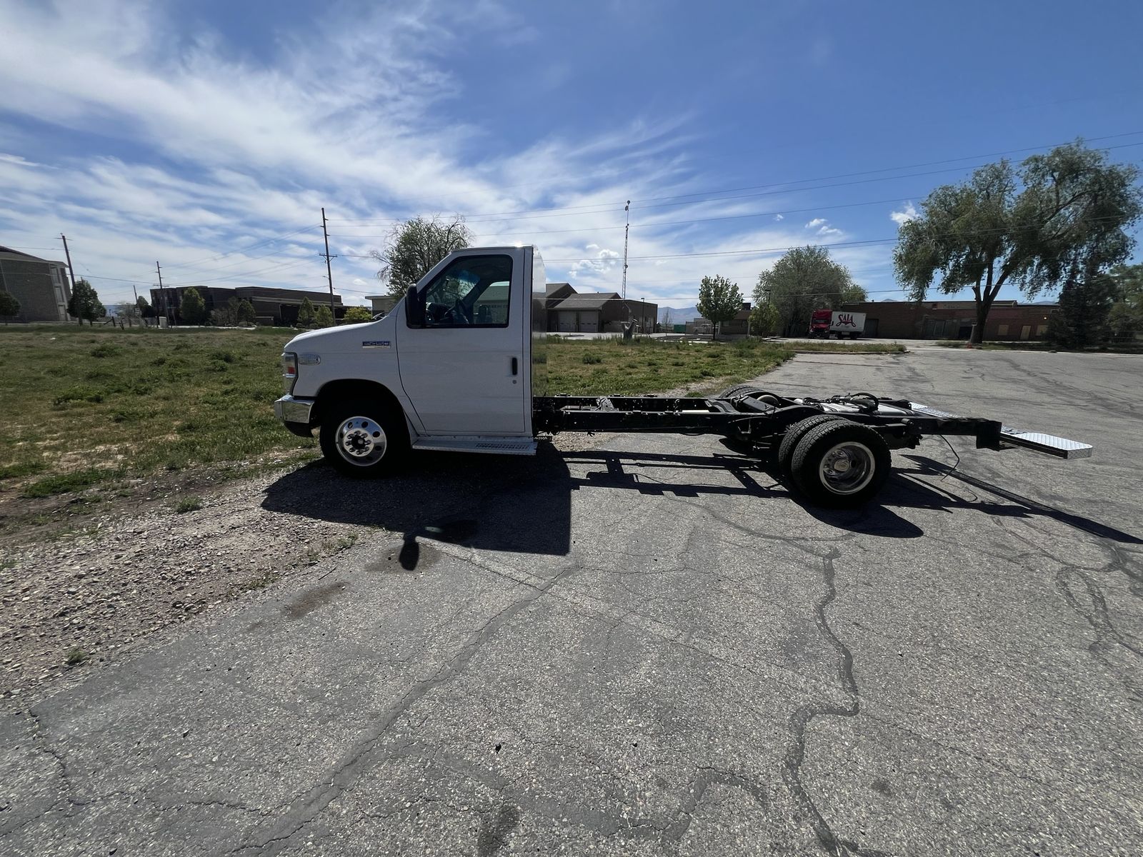 Ford E-450 Cutaway Chassis Cab Truck - White, Ready for Custom Upfit, Commercial Vehicle