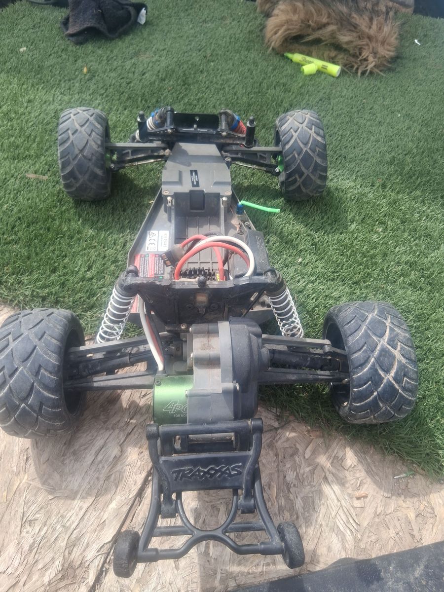 Traxxas rustler