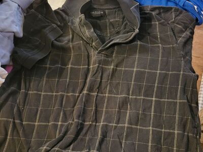 Men's polo style shirt Size Large