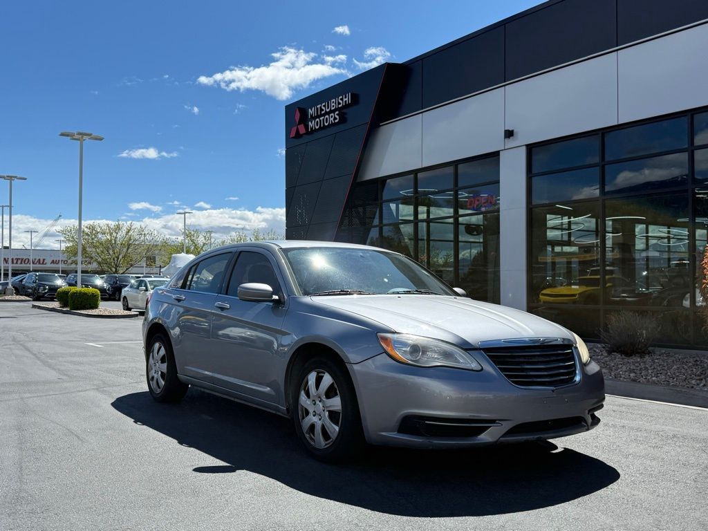 2014 CHRYSLER 200 LX