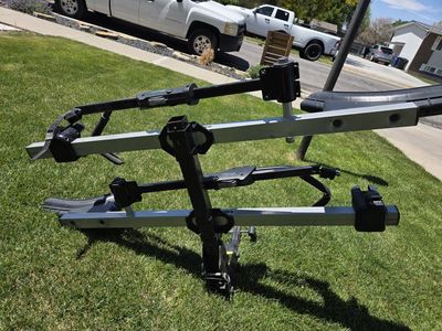 Thule T2 - 2 Bike Rack W/Bike & Hitch Locks