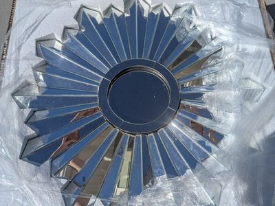 31" Sunburst Wall Mirror – All Mirror Beveled Design – Like New