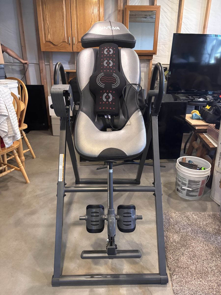 Innova ITM5900 Advanced Heat & Massage Therapeutic Inversion Table - Excellent Condition