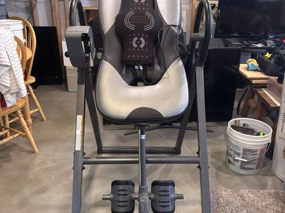 Innova ITM5900 Advanced Heat & Massage Therapeutic Inversion Table - Excellent Condition