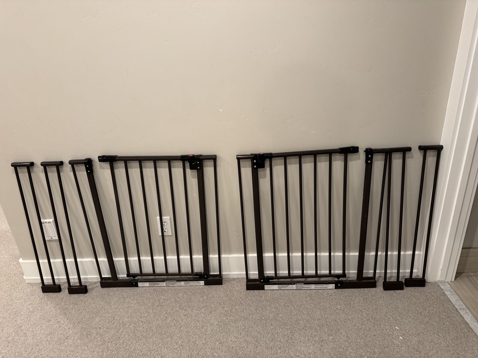 Baby gates with extenders