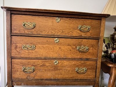 Wood 3 drawer dresser antique