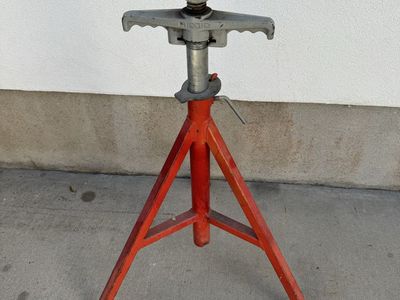 RIDGID Pipe Jack Stand V-Head Adjustable Support Stand
