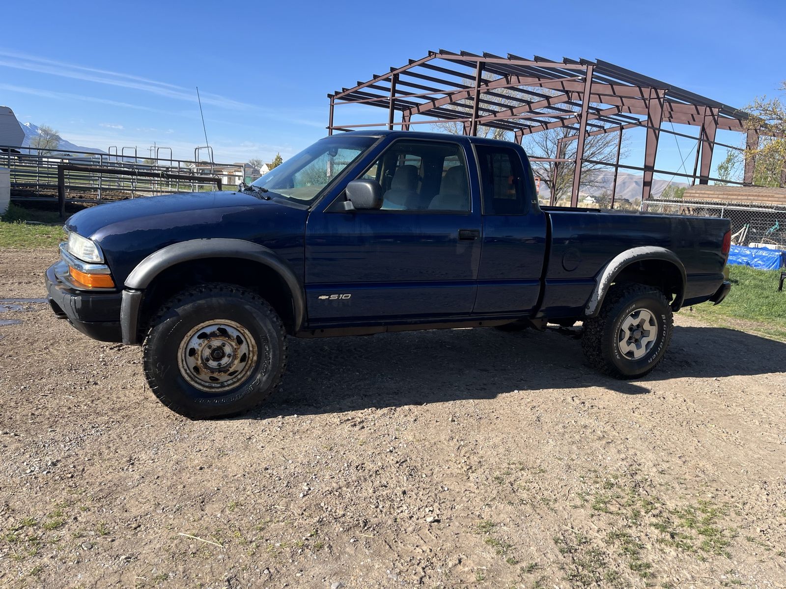 2002 Chevrolet S-10 LS