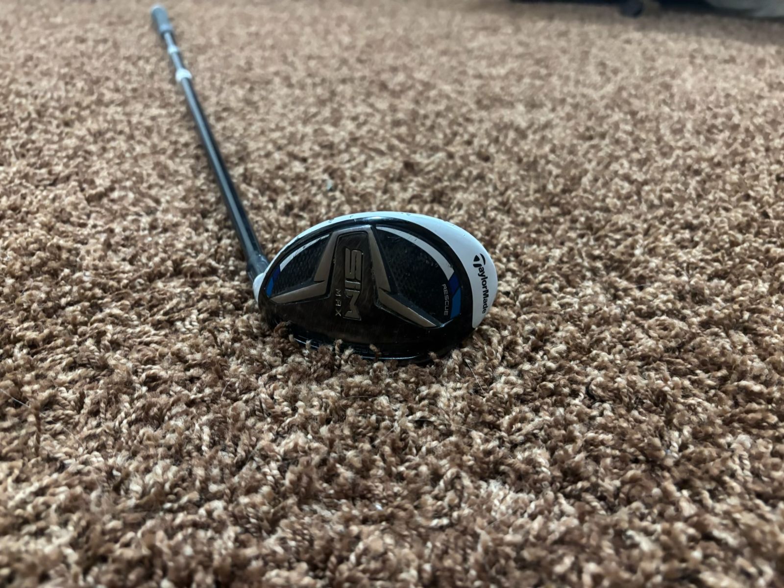 TaylorMade SIM 2 Max Rescue 4 Hybrid Golf Club