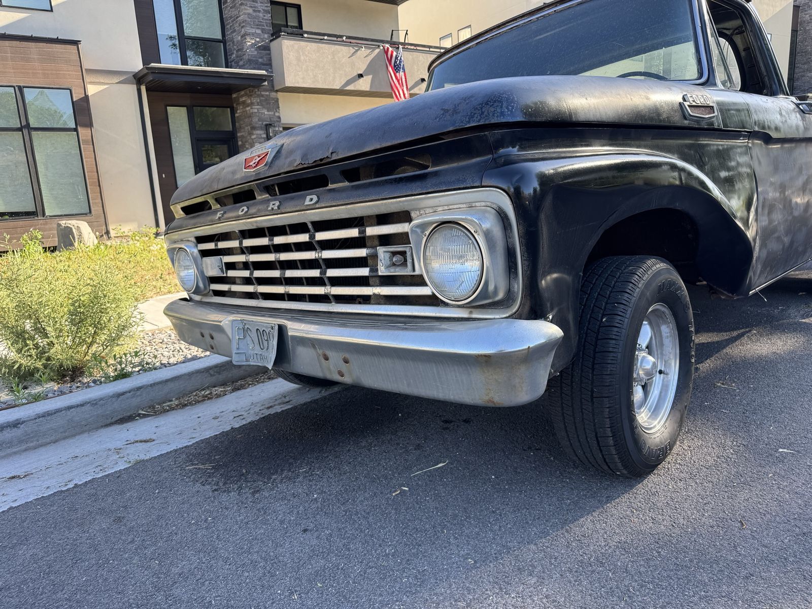 Vintage Ford F-100 Custom cab