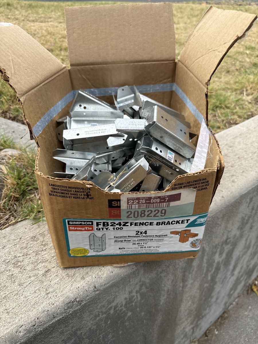 Simpson Strong-Tie FB24Z 2x4 Fence Brackets - QTY 72
