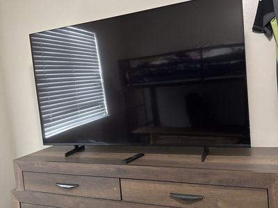 Samsung Smart TV 55-inch 4K UHD LED TV with Remote
