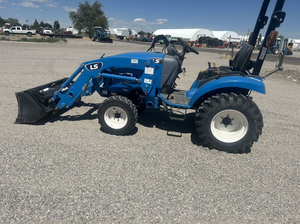 25 Hp Tractor And Loader And Backhoe
