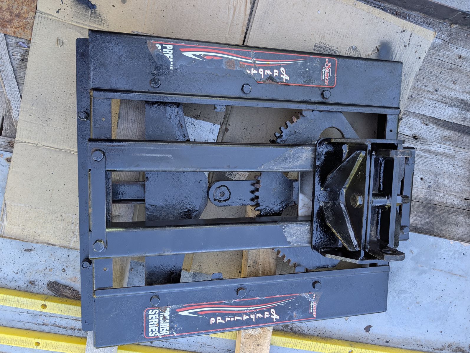 Demco Hijacker Autoslide Fifth Wheel Hitch
