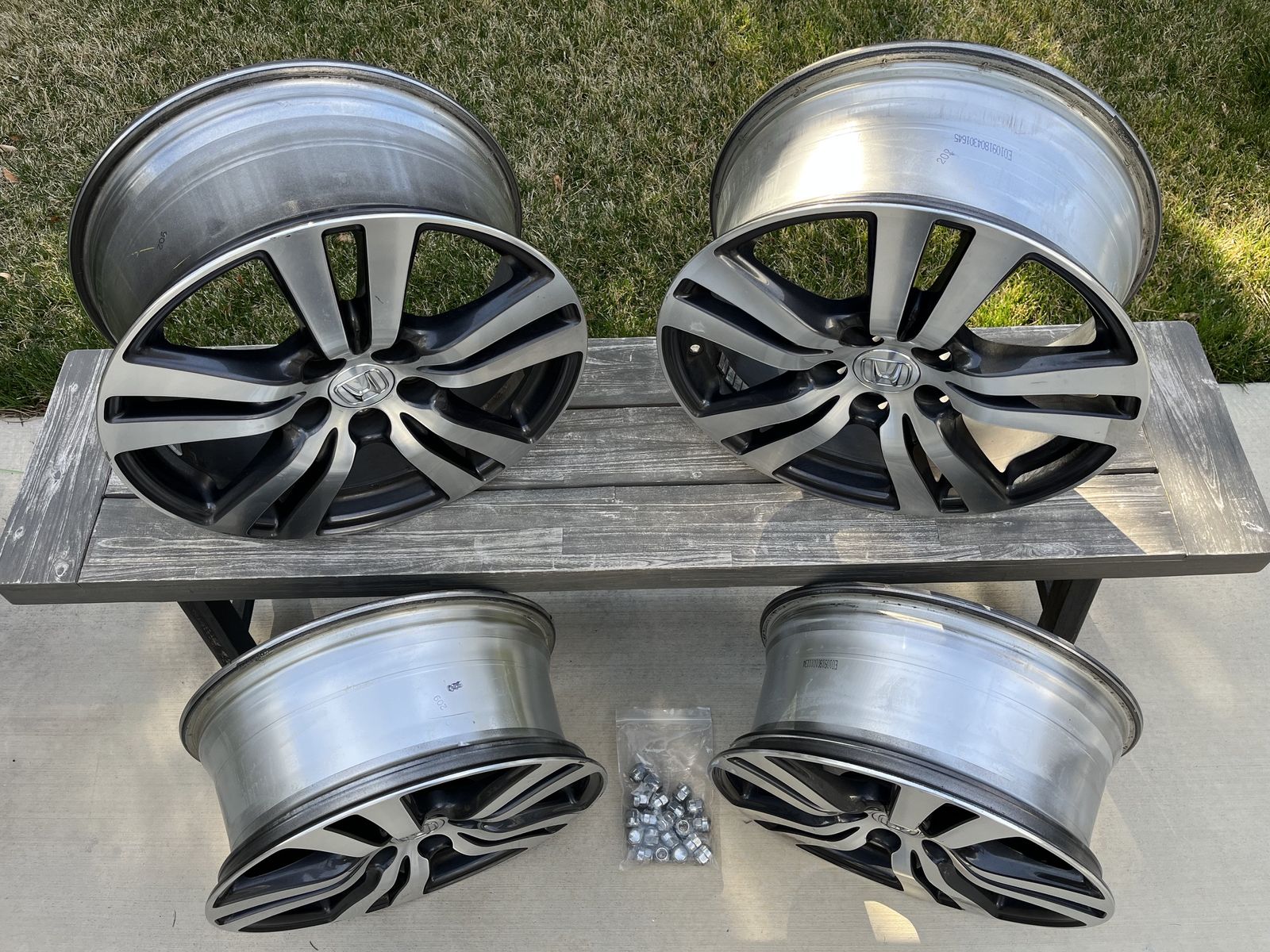 Main image 3