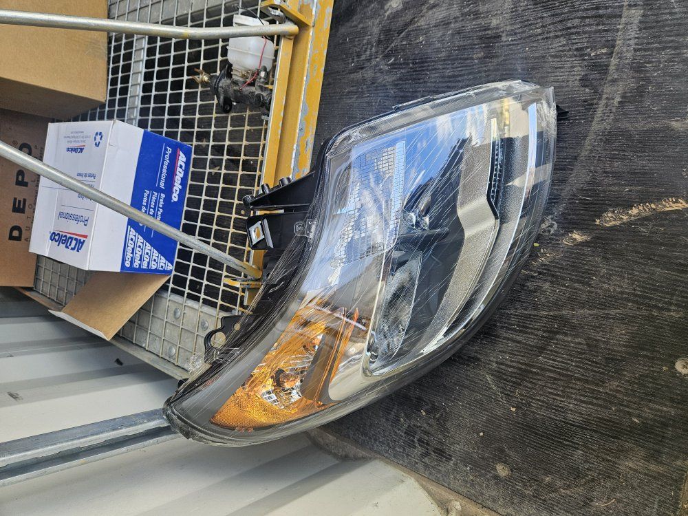 Right Headlight Fits Ram ProMaster 2014-2022