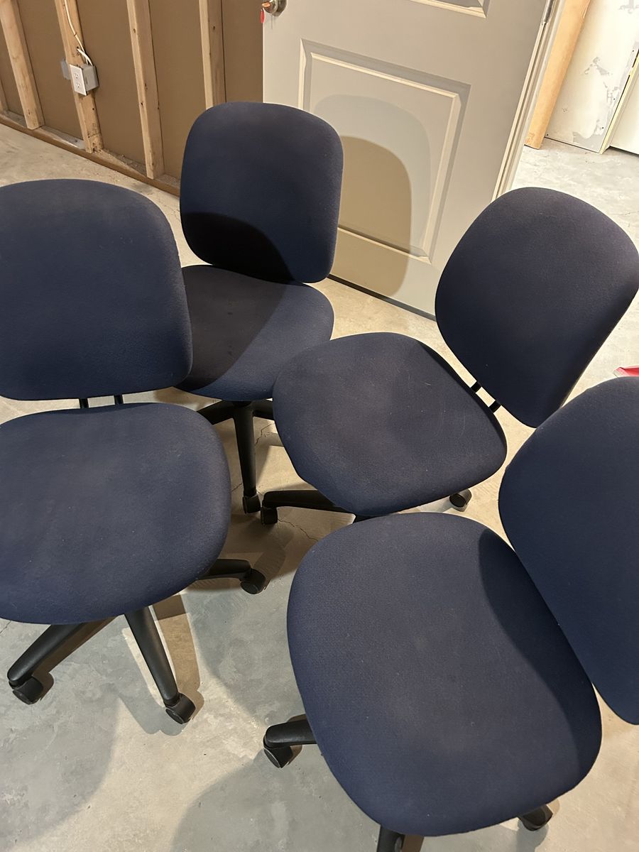 Set of 4 Navy Blue Swivel Office Chairs with Casters - Adjustable Task Seating