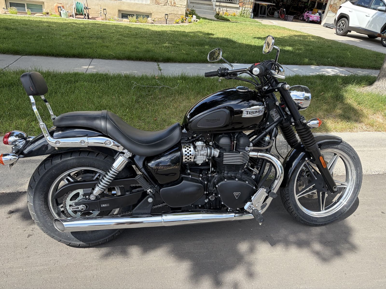 Triumph Speedmaster Cruiser Motorcycle - Black, Excellent Condition. Extremely low miles.