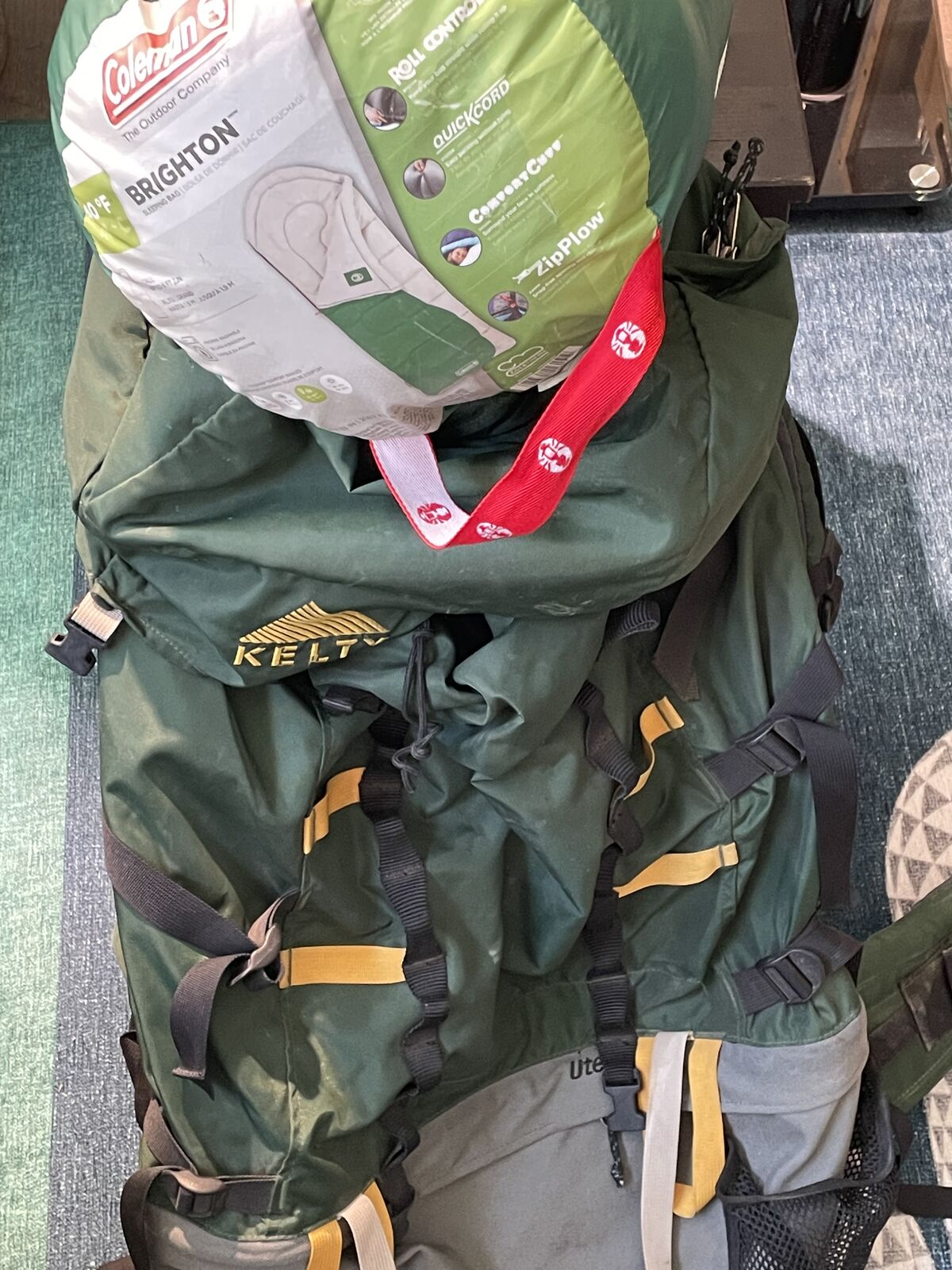 Kelty Ute 65L Internal Frame Backpack + 40° Sleeping Bag