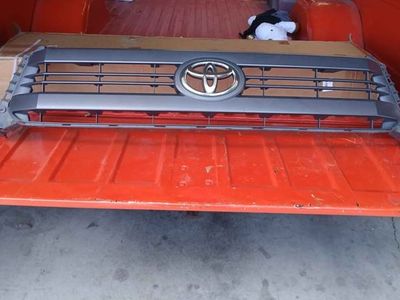 Toyota Tundra grill insert 14-21