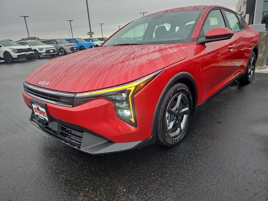 2025 Kia K4 LXS