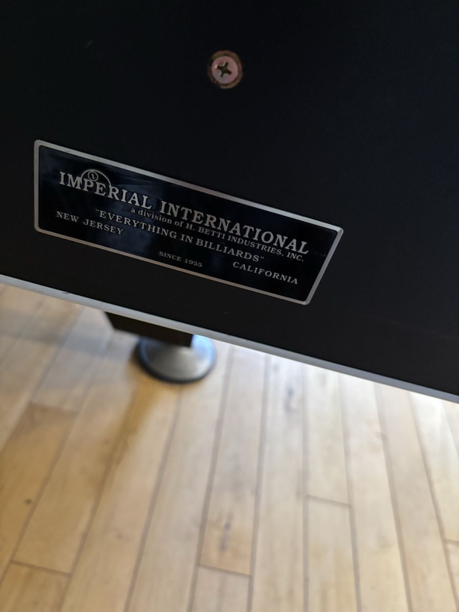 8'Imperial Pool Table With Accessories And Cover