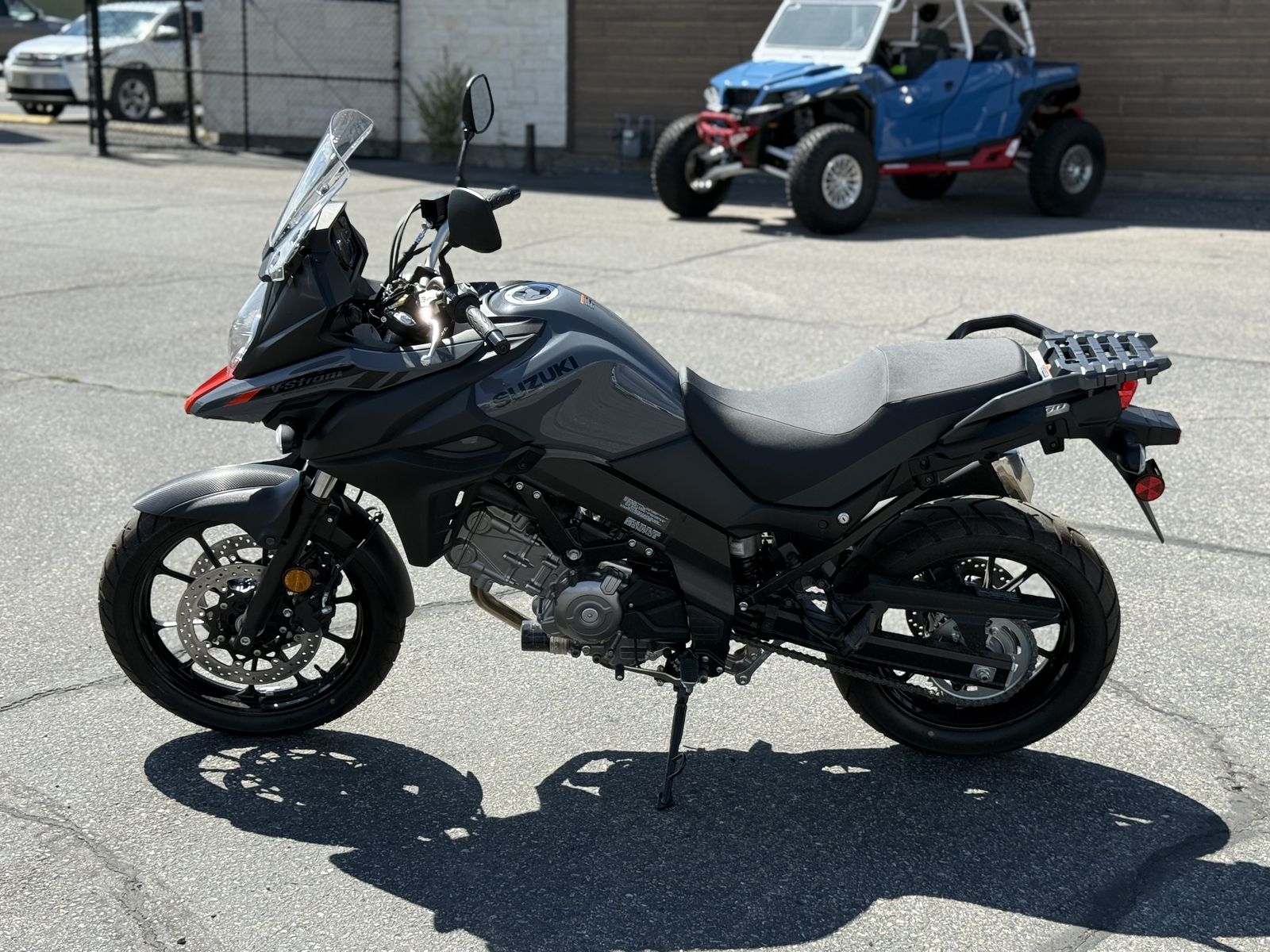 Main image 4