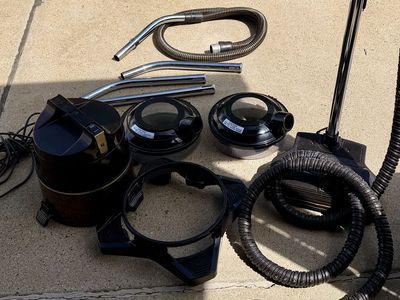 Rainbow Vacuum Model D4C