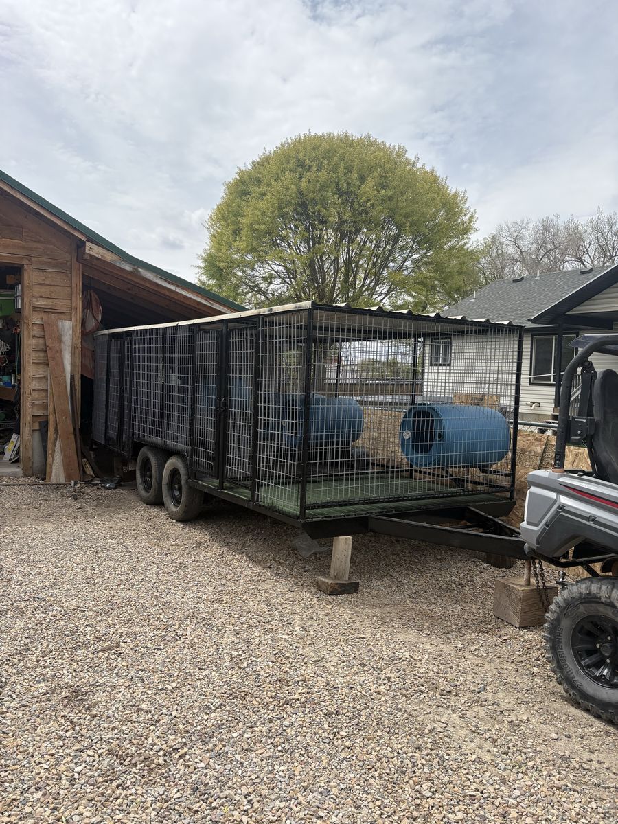 Mobile dog kennels
