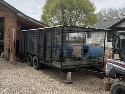 Mobile dog kennels