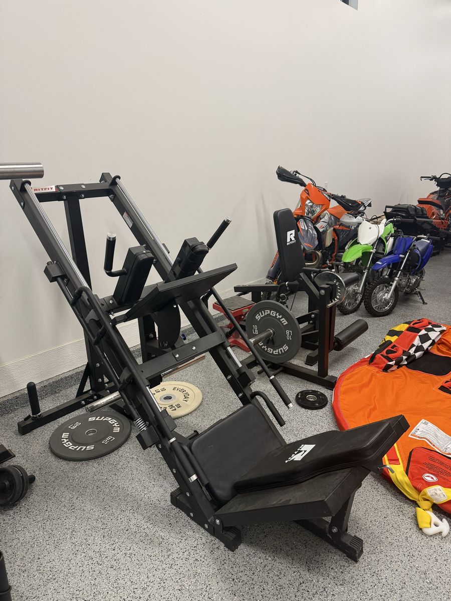 Leg Press and Hack Squat machine