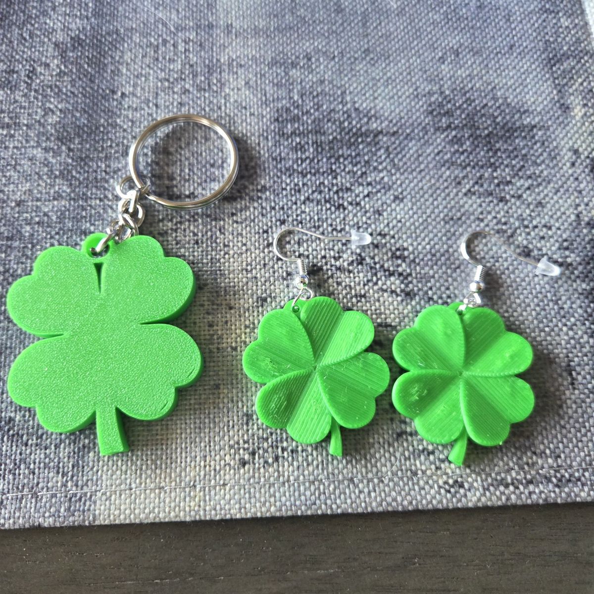 St Patrick's Day earings and keychain combo