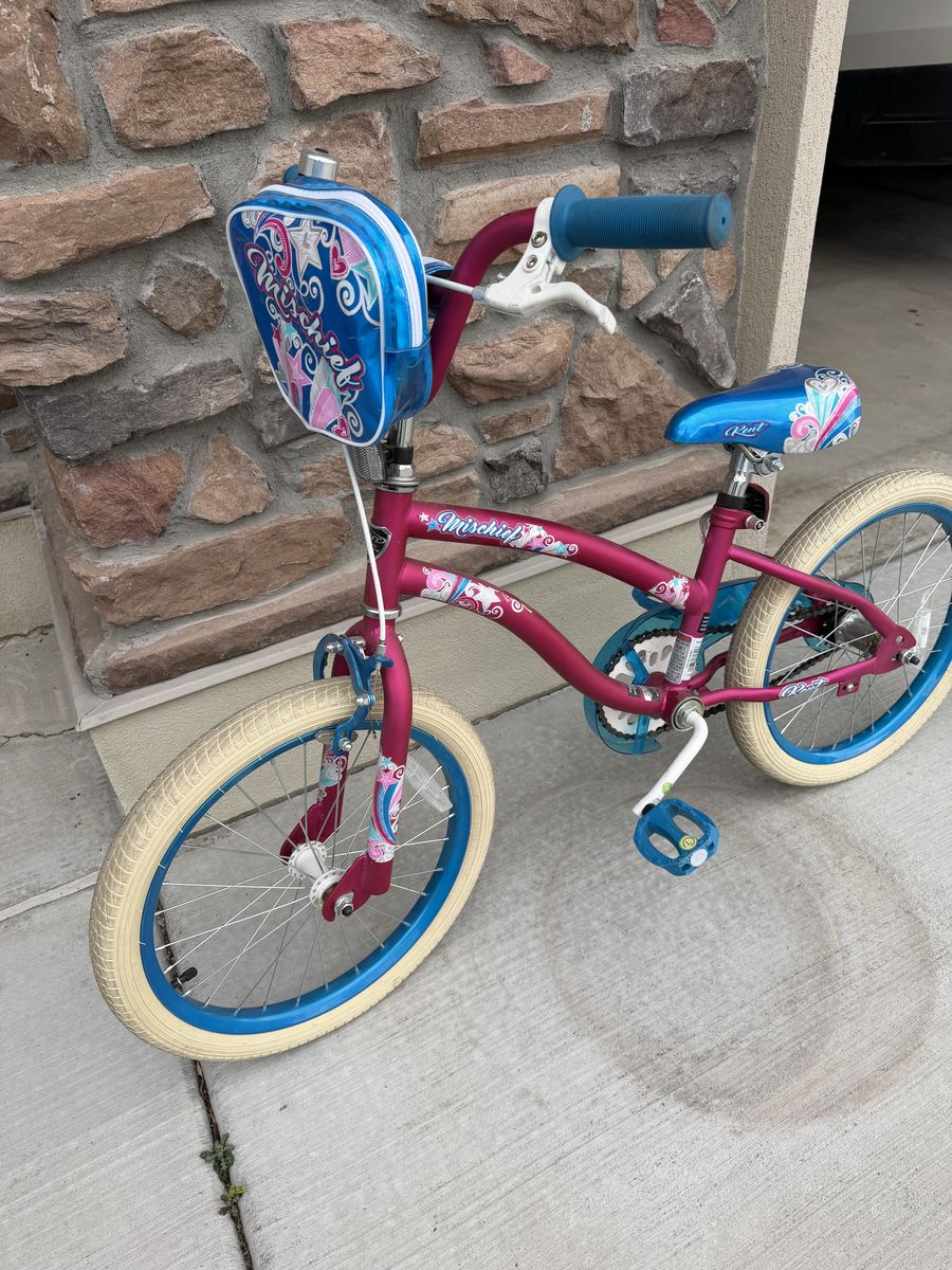 Little Girl's 7-10 Year Old Bike 18