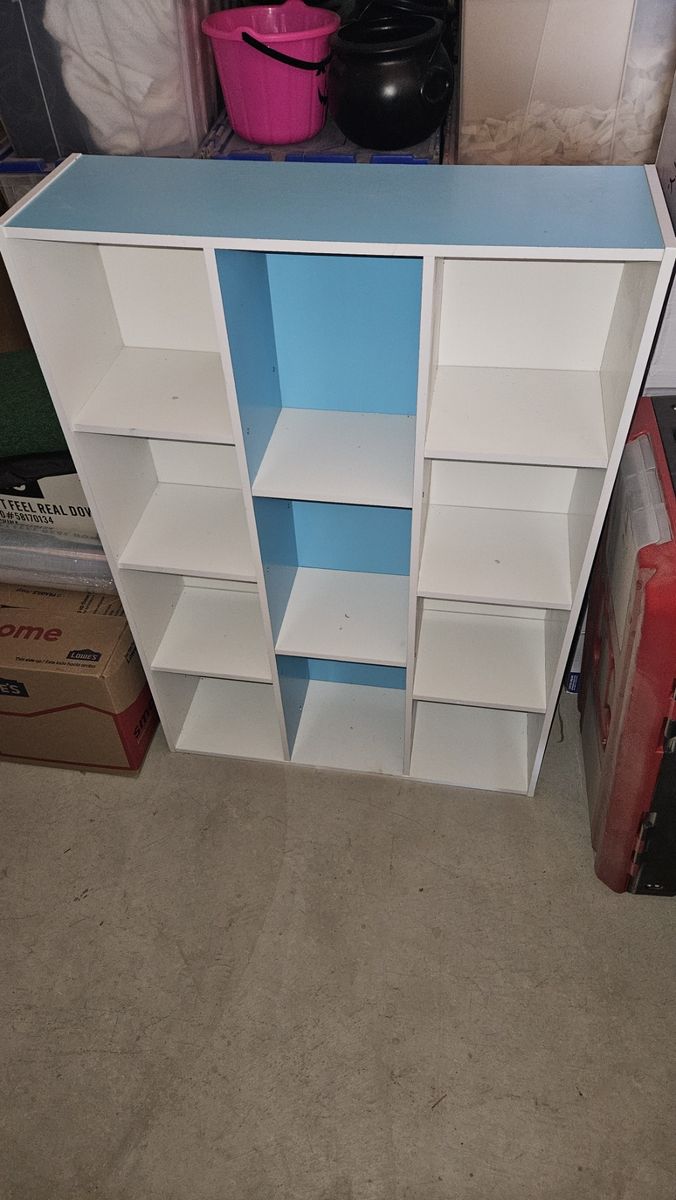11 compartment bookshelf