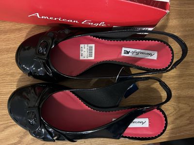 American Eagle Black Patent Lollypop Slingback Kitten Heel Shoes Size 7 Wide Width