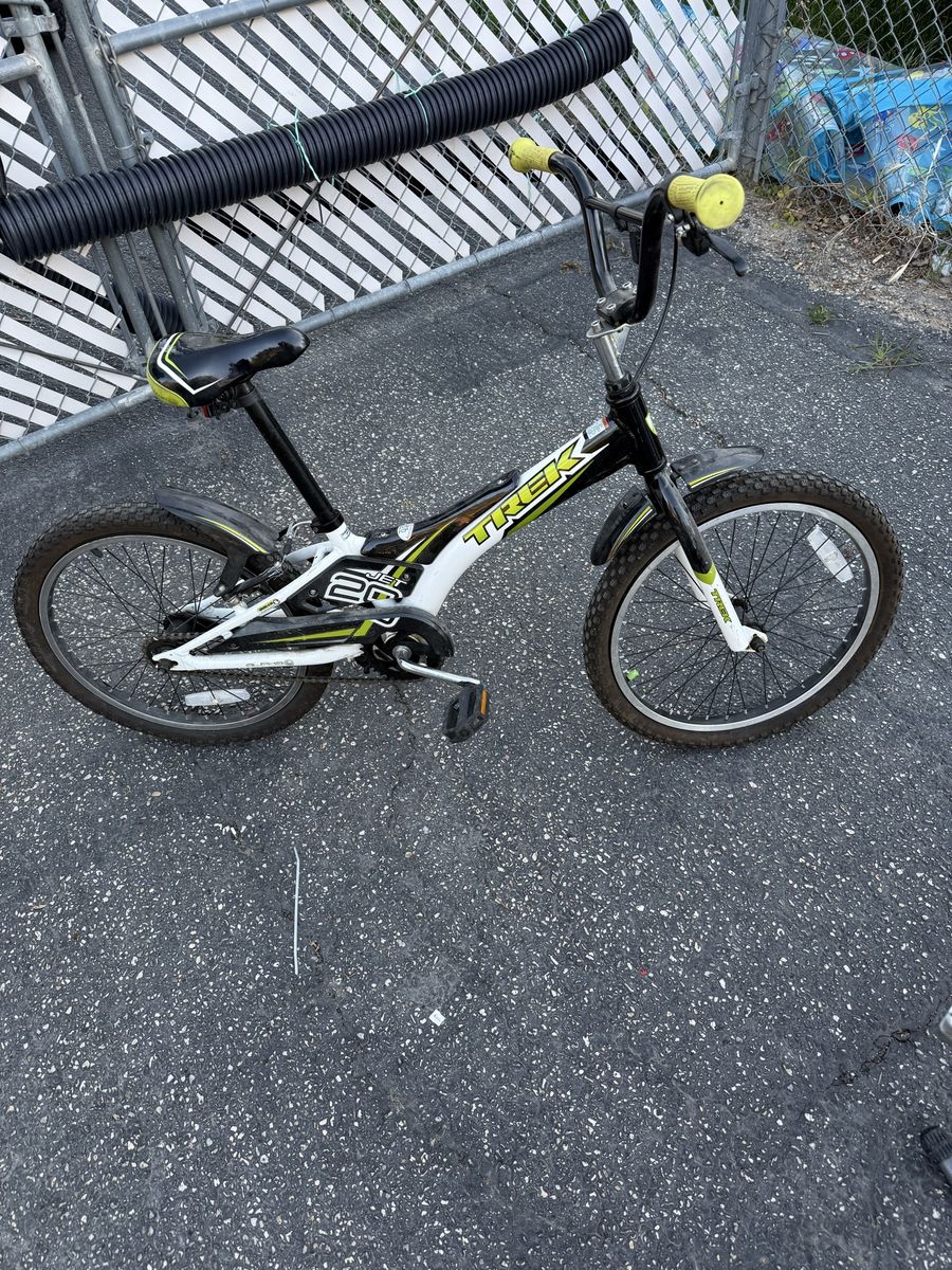 TREK BIKE  20"