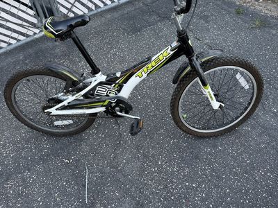 TREK BIKE 20"
